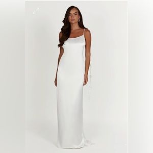Elenora Rose Gown in White (Medium)